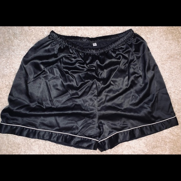 Black & White Satin Pajama Set♥︎ - Picture 2 of 5